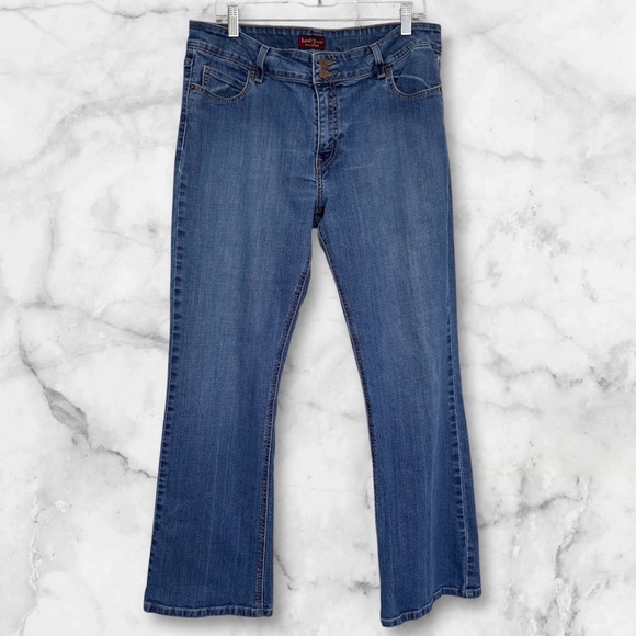 Levi's Denim - Levi's 526 Slender Bootcut Jeans Womens 16 Medium Wash Blue Pockets Comfy